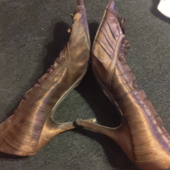 High heels - Picture 2 of 2